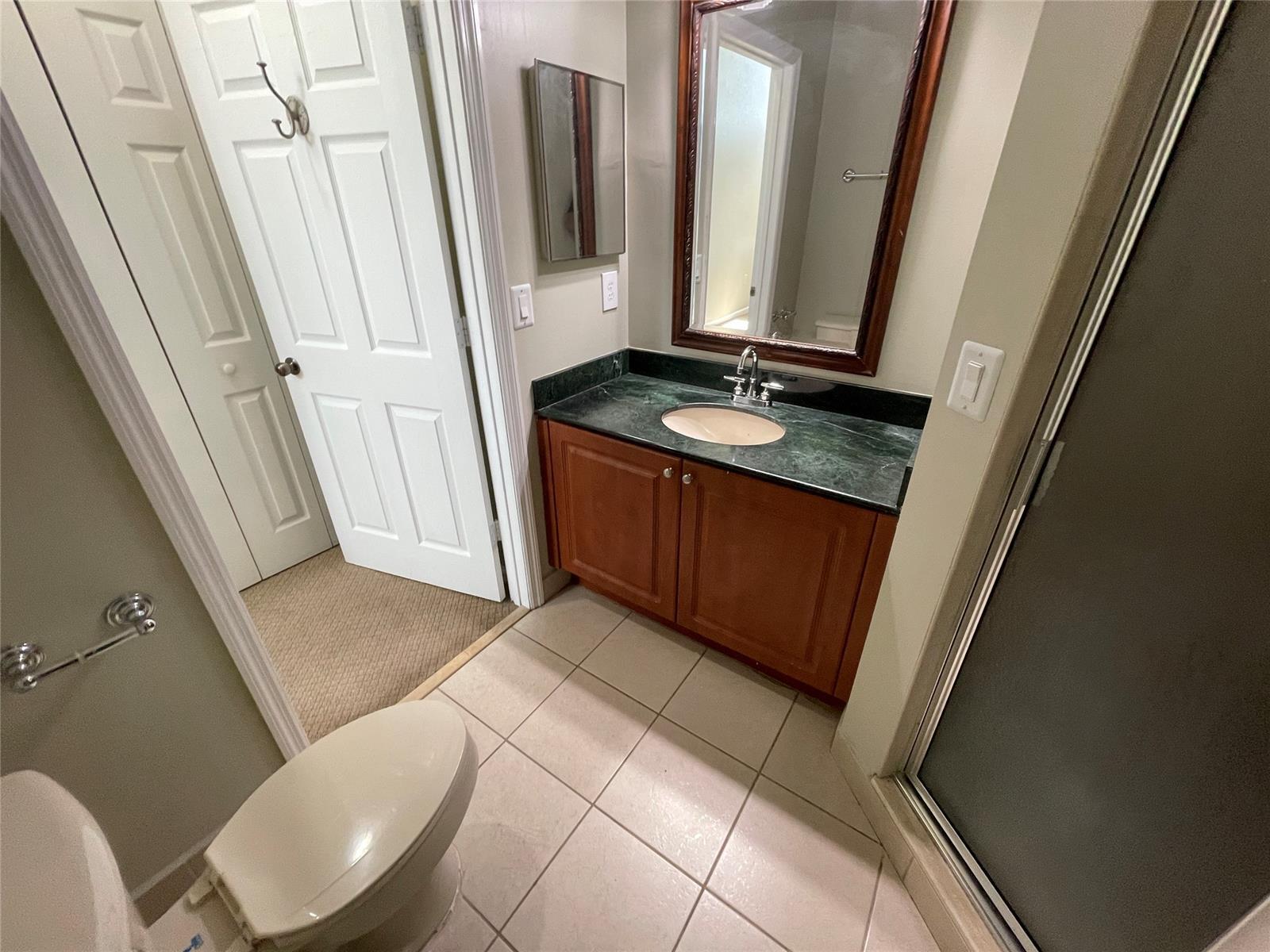 Building Photo - 5031 Madison Lakes Cir W