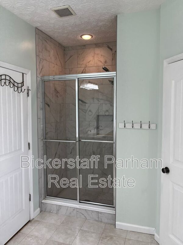 Building Photo - 7013 Imperial Way