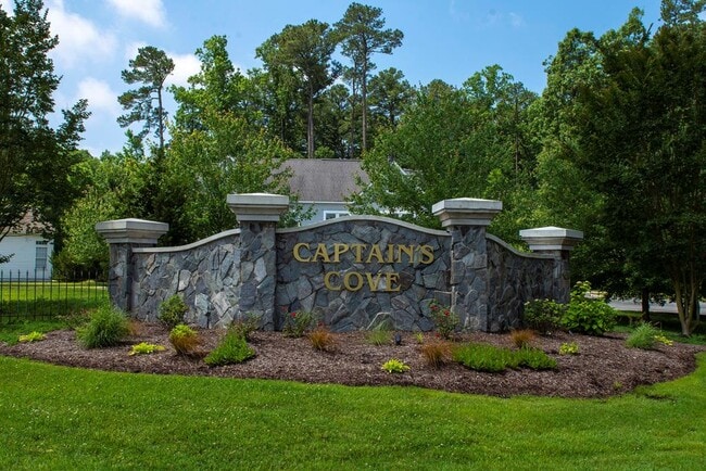 Building Photo - 37444 Castaway Dr