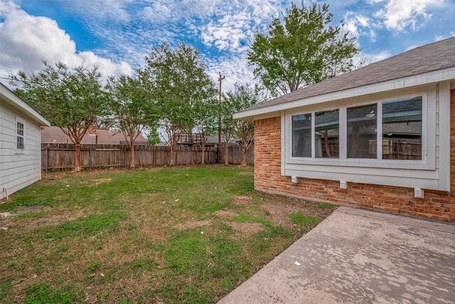 Building Photo - 5622 Valkeith Dr