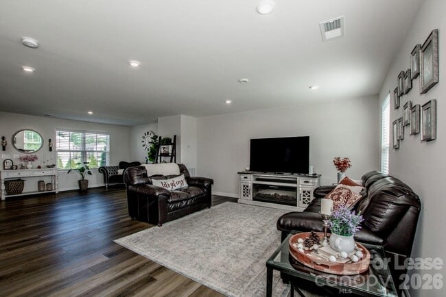 Building Photo - 177 Crownpiece St