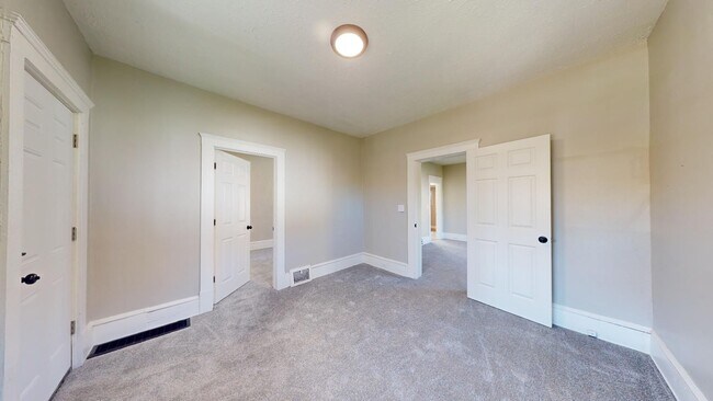 Building Photo - 7408 Dudley Ave