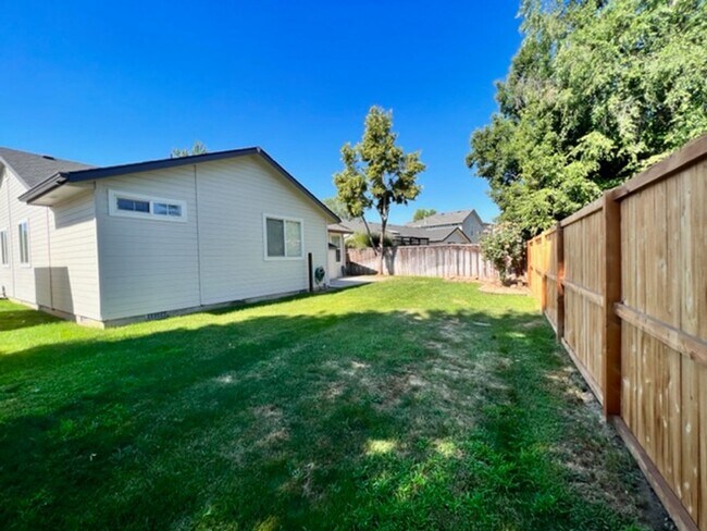 Building Photo - 14390 W Kettle Creek Dr