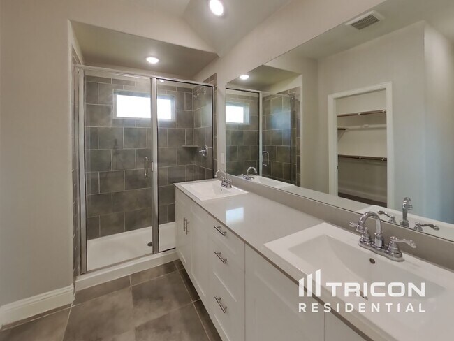 Building Photo - 4240 Calla Dr