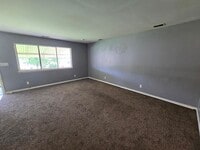 Building Photo - 903 Vinewood Ln