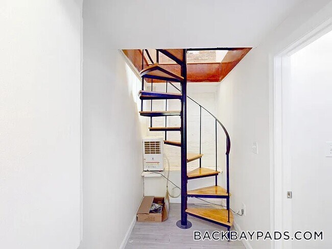 Building Photo - 277 Marlborough St