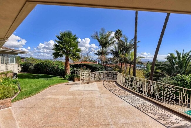 Building Photo - 3125 Qualtrough St