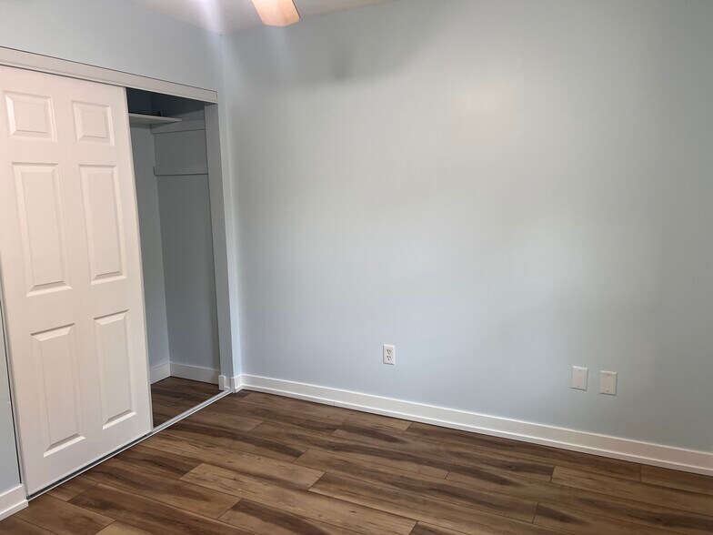 Building Photo - 3511 Kendale Dr