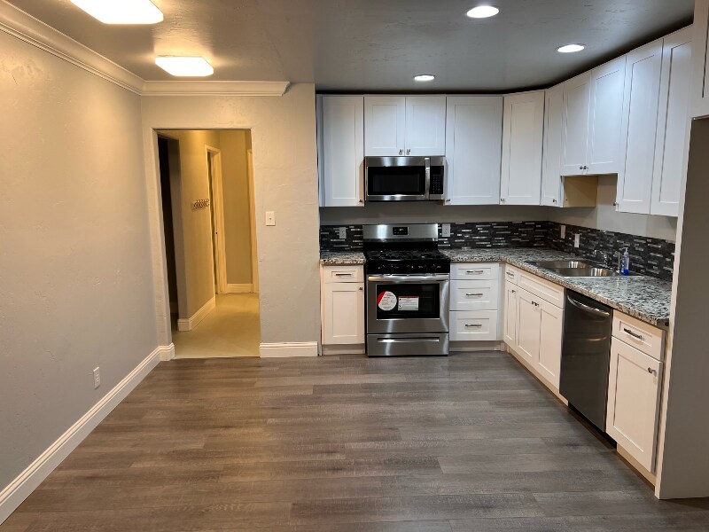 Building Photo - 642 A St