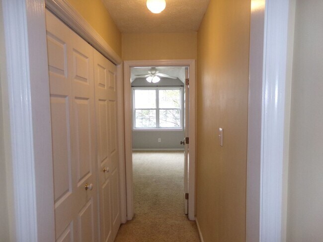 Building Photo - Beautiful 2 story home located on a cul-de-sac