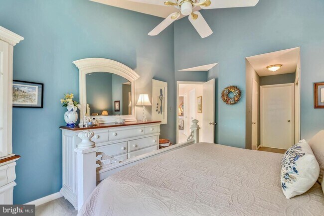 Building Photo - Experience elevated living in this beautifully renovated townhome nestled within the highly sough...