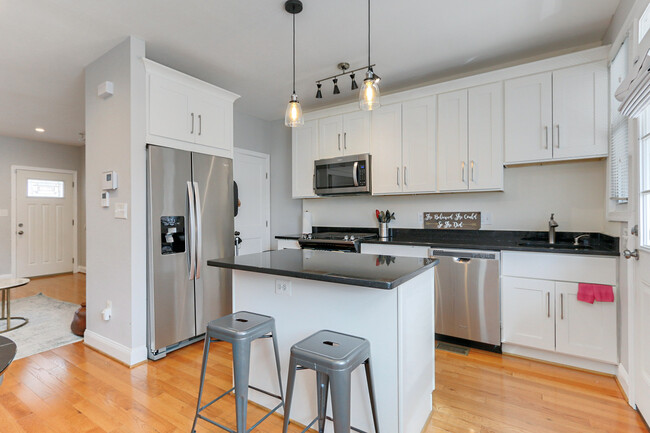 Kitchen - 123 36th St NE