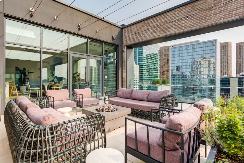 Building Photo - 197 N Desplaines St