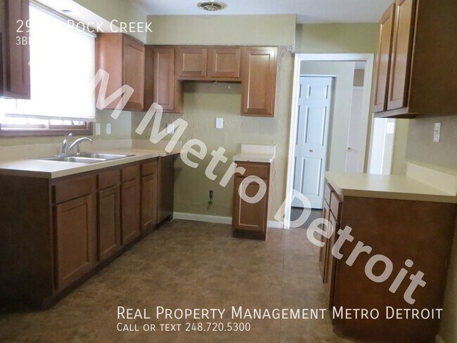Building Photo - SOUTHFIELD RANCH!!!!!