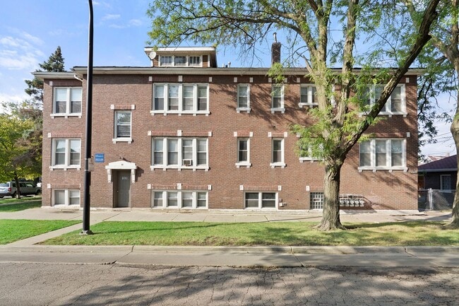 Building Photo - 5040 19th St