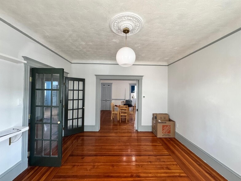 Building Photo - 27 Gilman Ter