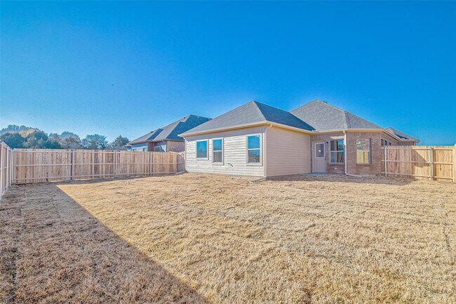 Building Photo - 7819 Cypress Dr