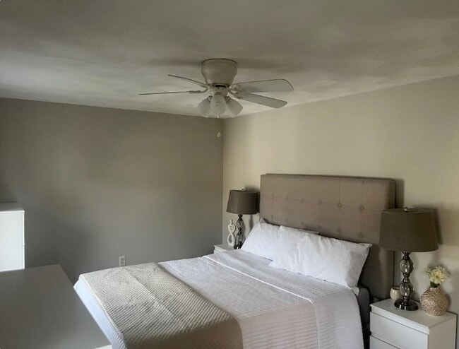 Building Photo - 138 Mt Washington St