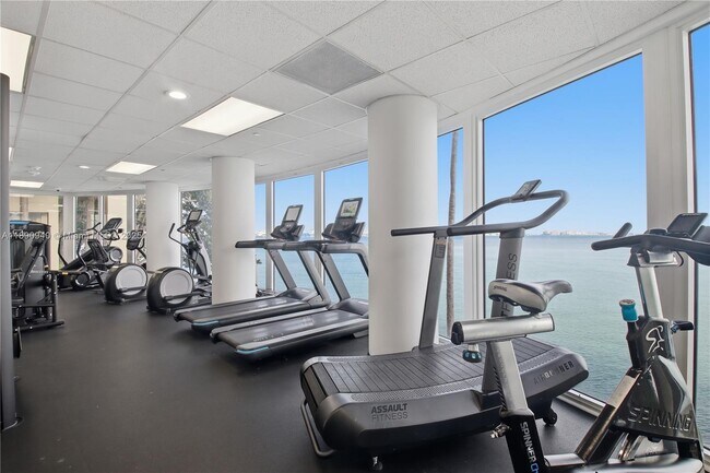 Building Photo - 770 Claughton Island Dr