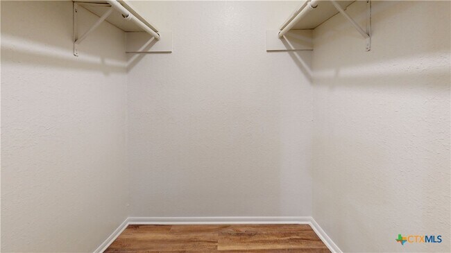 Building Photo - 3705 Hereford Ln