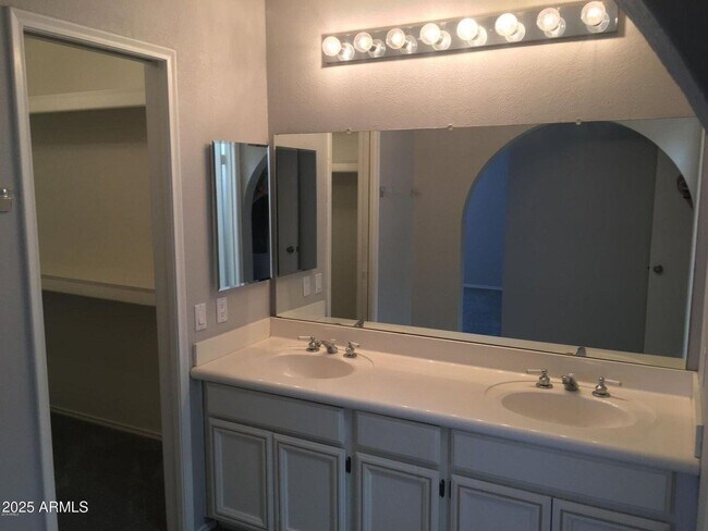 Building Photo - 5623 E Aster Dr