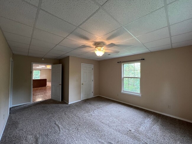 Building Photo - 5Br Basement Home