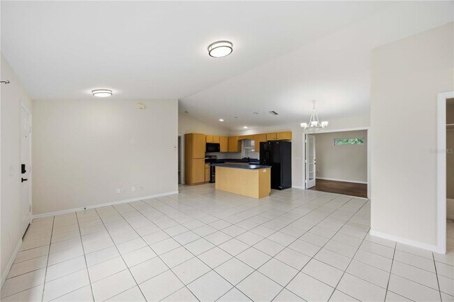 Building Photo - 2260 Mistleto Ln