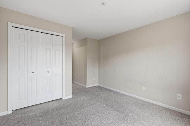 Building Photo - 39475 Springwater Dr