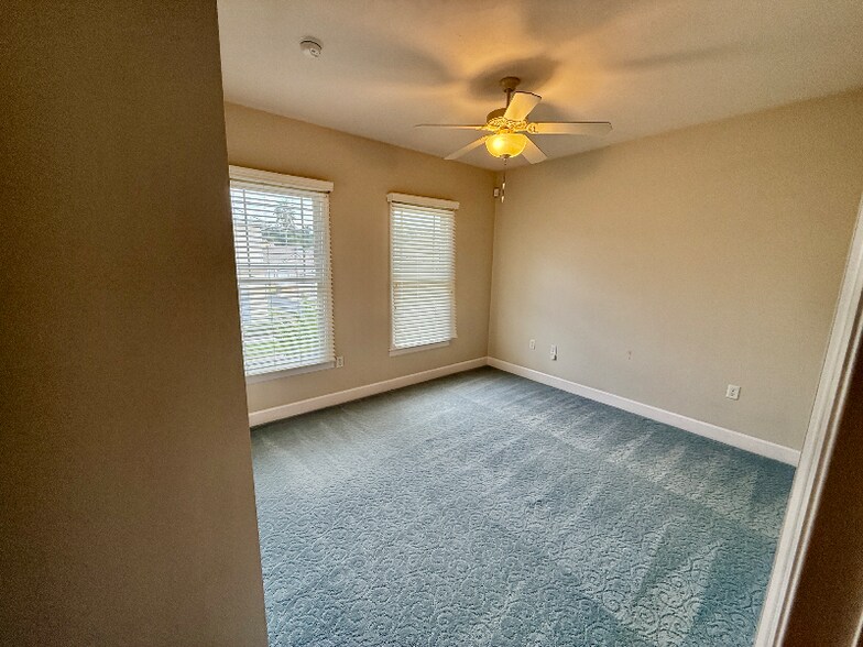 Building Photo - 8763 SW 27th Ln
