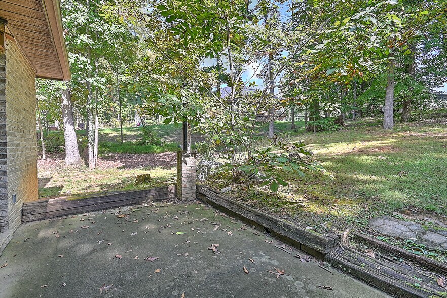 Building Photo - 208 Dean St