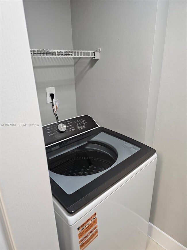 Building Photo - 2320 E Preserve Way