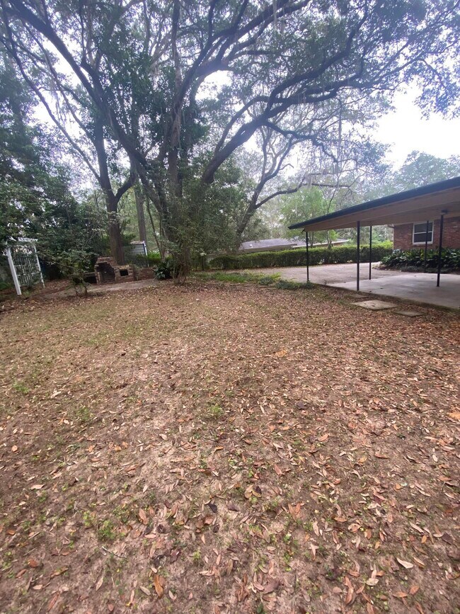Building Photo - 1504 Sunset Ln