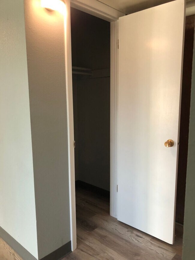Building Photo - Charming 1 Bedroom with Patio and Reserved Parking in Gunbarrel