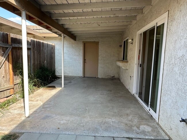 Building Photo - 409 Quailridge Rd