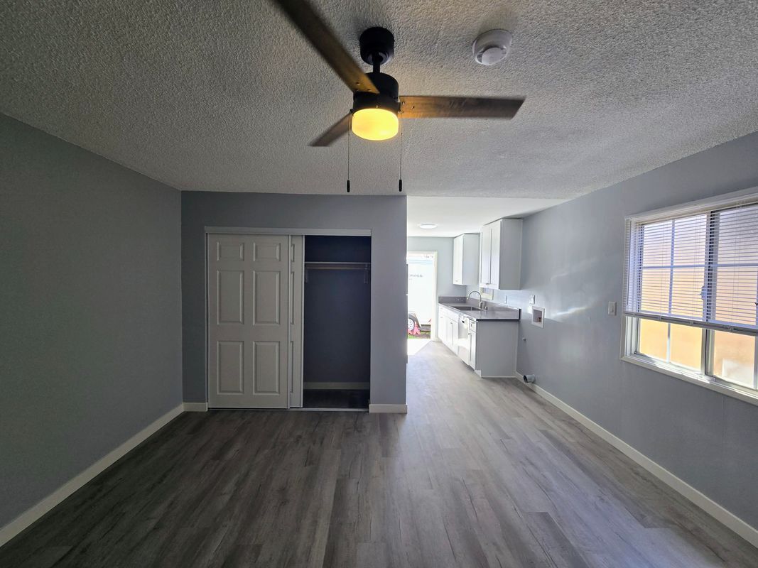 Building Photo - 317 Warren Ln