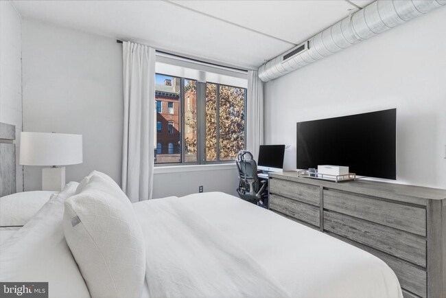 Building Photo - 1529 14th St NW