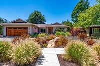 Building Photo - 113 Sherwood Dr