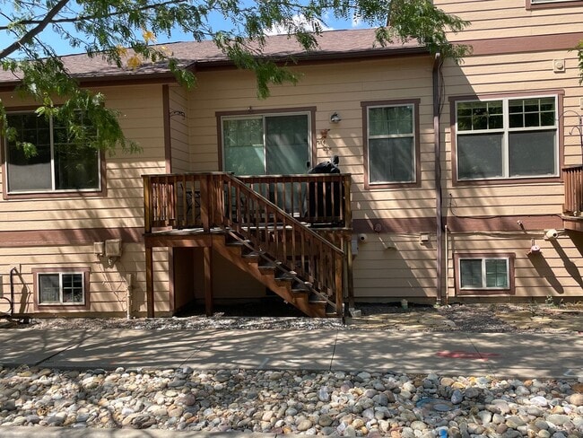 Building Photo - 175 Metz Ln