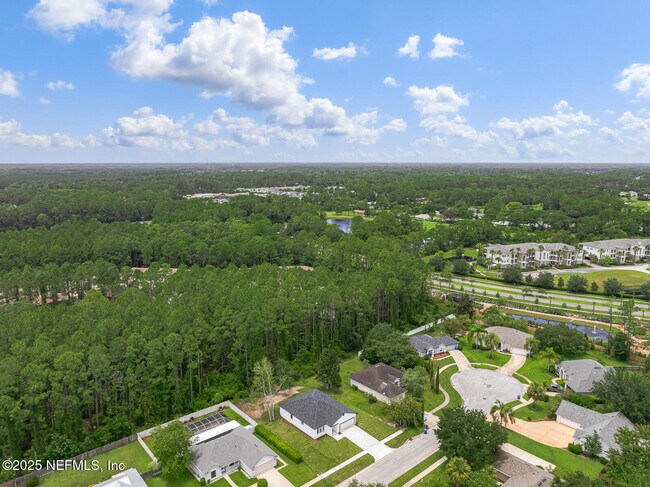 Building Photo - 213 Deportivo Dr