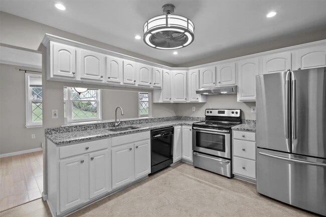 Building Photo - 407 Sierra Vista Ln