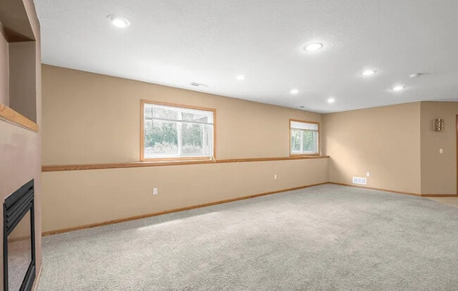 Building Photo - 10543 Noble Cir N