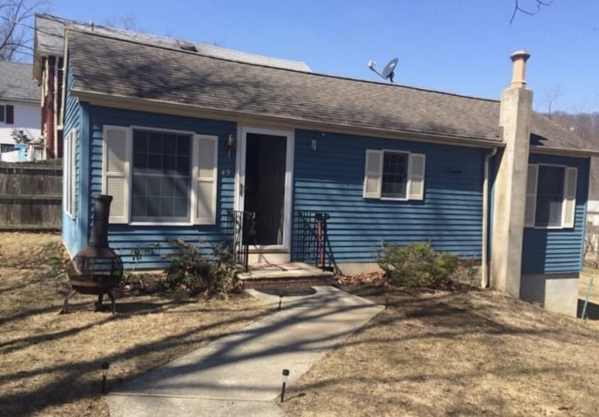 Front - 49 Dickerson Rd