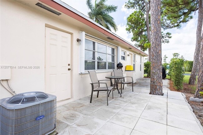 Building Photo - 4675 NW 3rd Ct