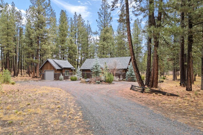Building Photo - Unfurnished Peaceful River Retreat – Moder...