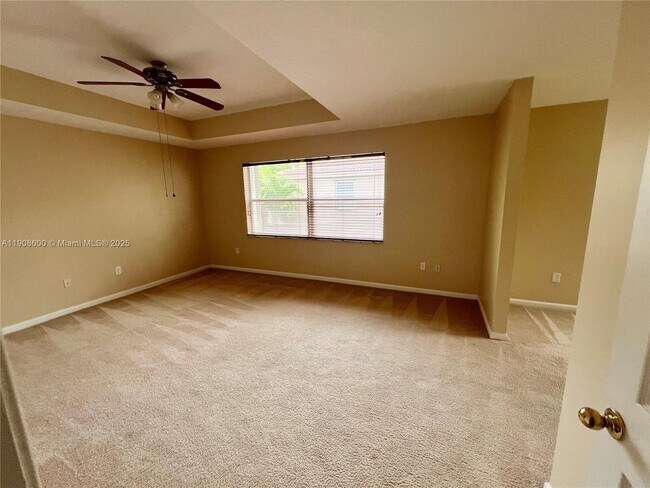 Building Photo - 15562 SW 50th Ct