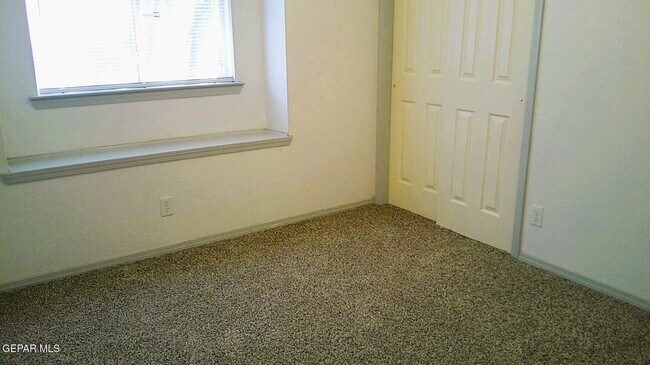 Building Photo - 1450 Plaza Roja Ct