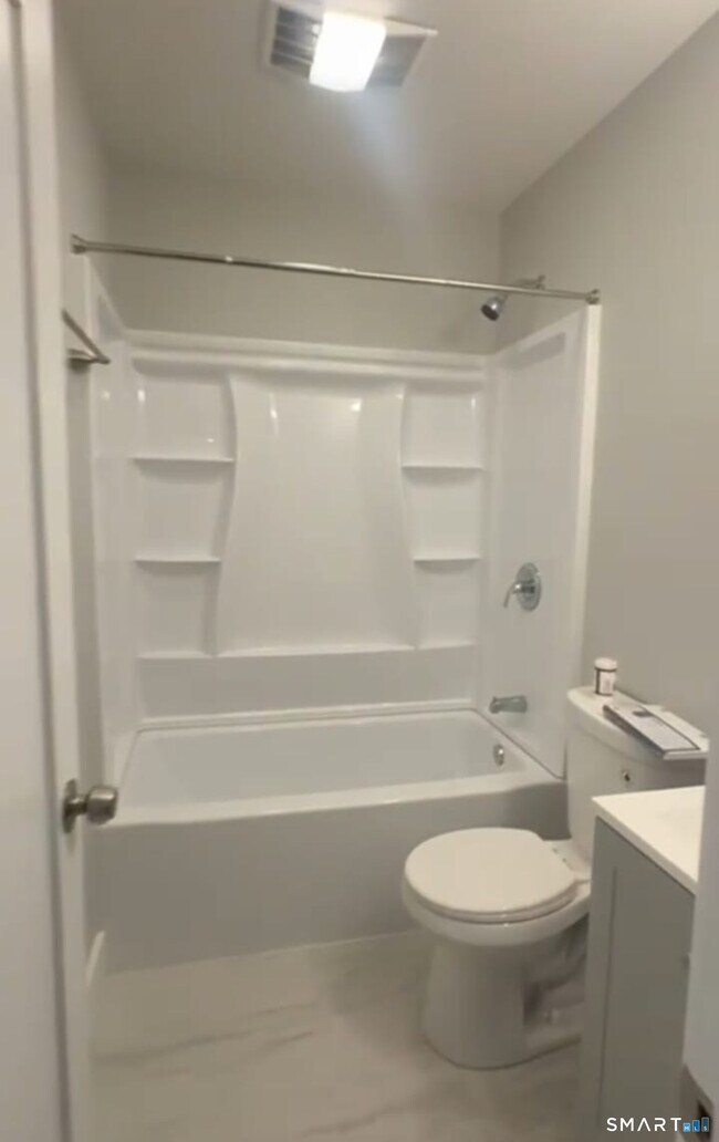 Building Photo - 980 Hancock Ave