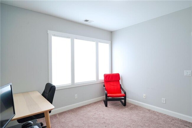 Building Photo - 6030 Richwood Cir