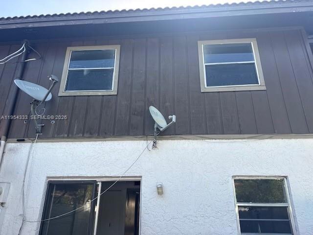 Building Photo - 3920 Woodside Dr