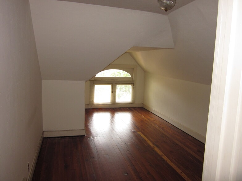 Building Photo - 1508 South St